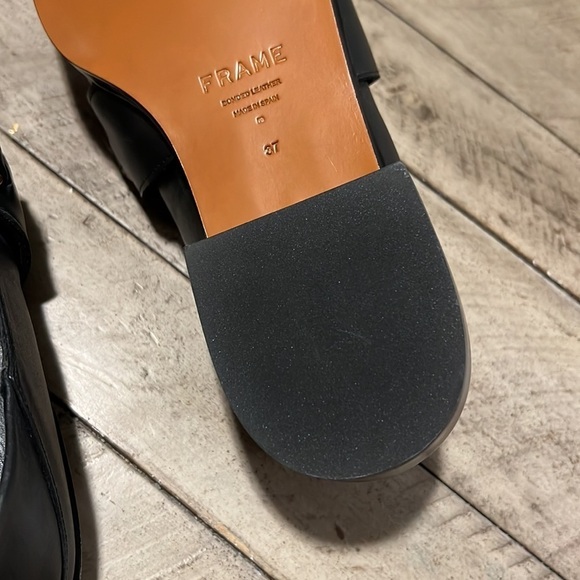 FRAME Le Miramar Chain Embellished Leather collapsible-heel loafers - Picture 8 of 13